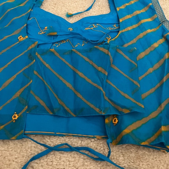 Ethnic Indian wear Navratri Laheriya and Bandhni print Chaniya Choli. - Picture 6 of 13